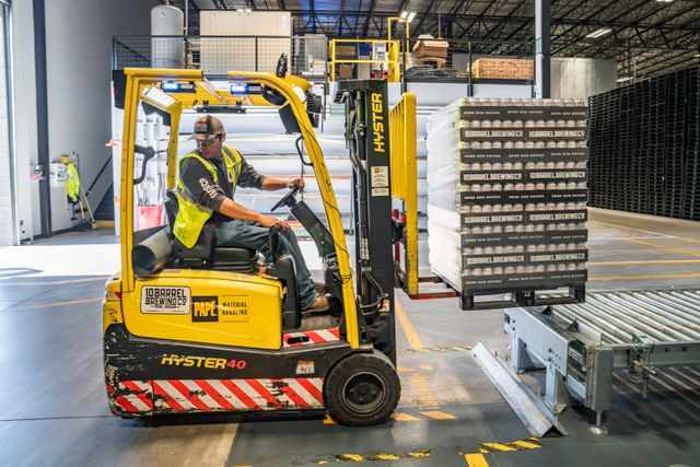 Automated Pallet Jack: A Guide to Safe and Efficient Warehouse Operati
