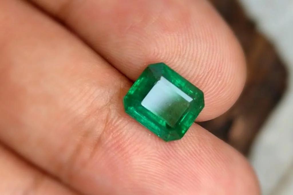 Unlocking the Beauty and Value: Understanding Emerald Stone Price