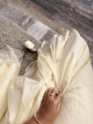 1. Buttercream saree