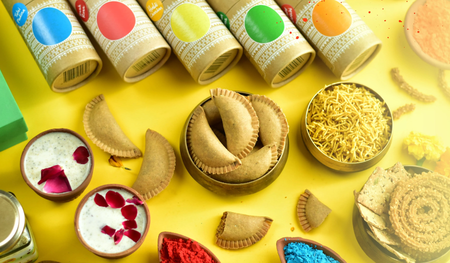 Crunchy Delights: Holi Snacks Online for a Flavorful Celebration