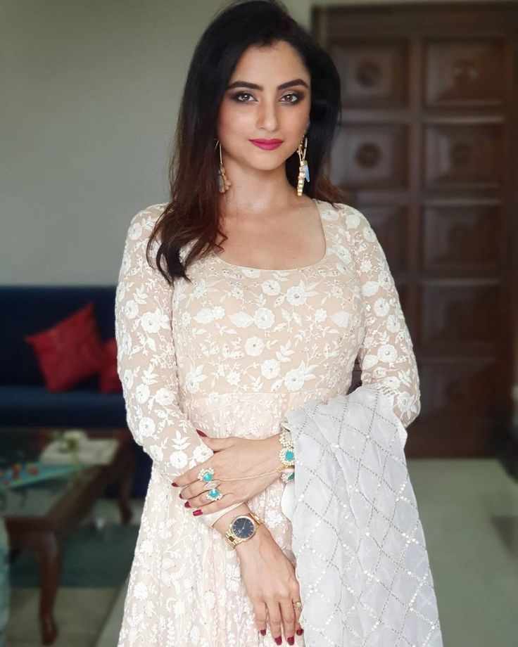 The 25-year-old eldest princess of the Rajrishi family- eldest daughter of Janak and Sunaina, her other name being Janaki
