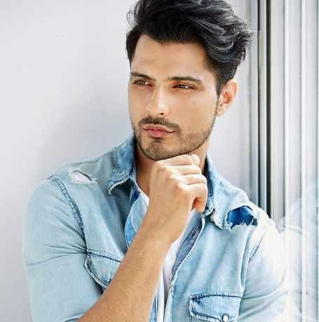 25- years- old, he is the son of Vishwas and childhood friend and college- mate of Siya