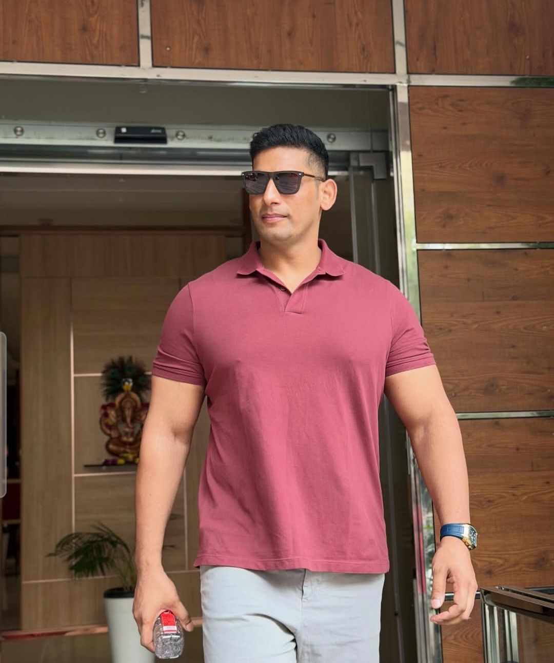 A 28-year-old ACP police officer, Pawan is known for his fearless attitude and strict discipline