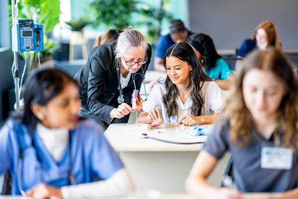 How Nursing Programs Prepare Students for Clinical Practice