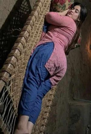 Bhabi ka pussy wet hai 🍑💦