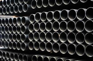5 Reasons to Source ERW Pipes Locally from UAE Manufacturers