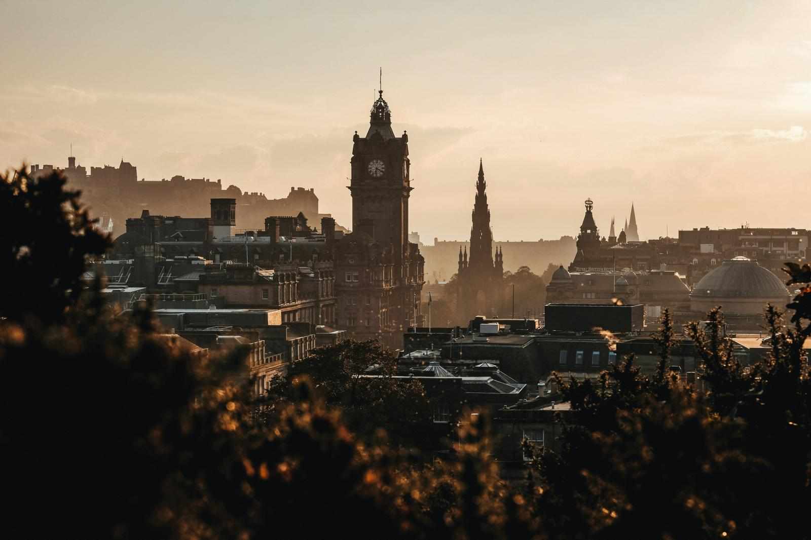 Cheap Flights to Edinburgh Scotland