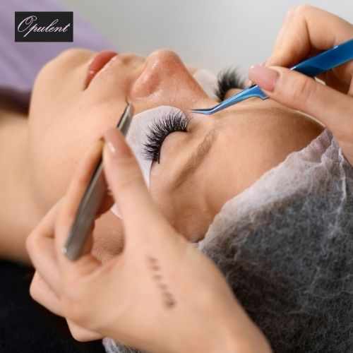 Eyelash Extensions for flawless volume and elegance