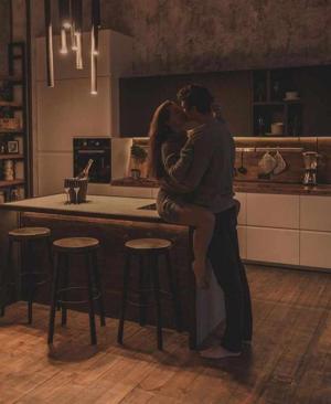 51: kitchen counter | 18+