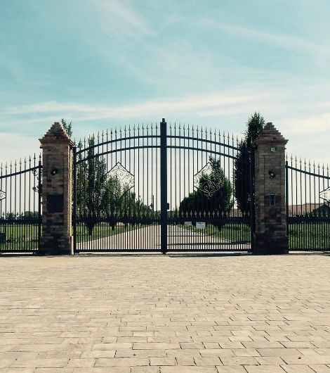 Trust Zimmergates.com for Top-Quality Garage Door Repair Services