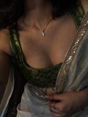 𝐢𝐧𝐡𝐚𝐫𝐚 logo