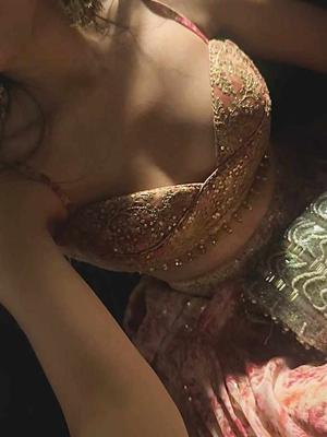 chp 66 [Blouse off]