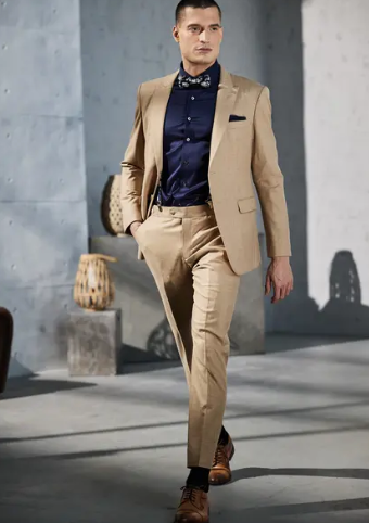 Stilvolle Gastoutfit-Ideen: Verleihen Sie Ihrem Look mit Sunita Suits das gewisse Etwas
