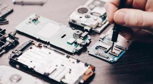 The Power of Hands-On Learning: Mobile Repairing Course Insights