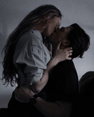 𝟏𝟐 𝐈 𝐣𝐮𝐬𝐭 𝐧𝐞𝐞𝐝𝐞𝐝 𝐚 𝐡𝐮𝐠