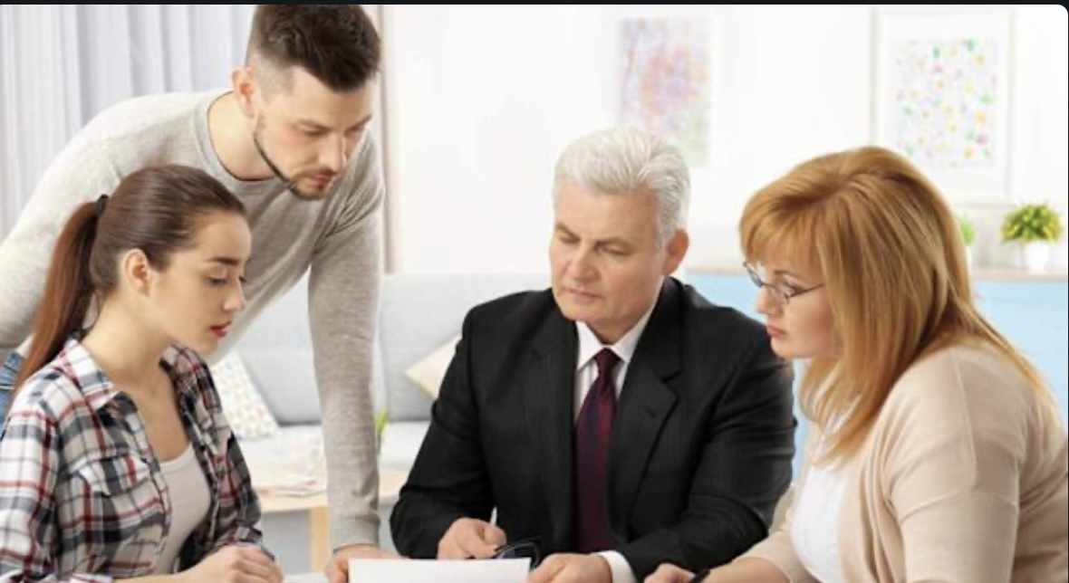 LA EMPRESA FAMILIAR EXTERIORES Y JARDINERÍA GONZÁLEZ , SRL