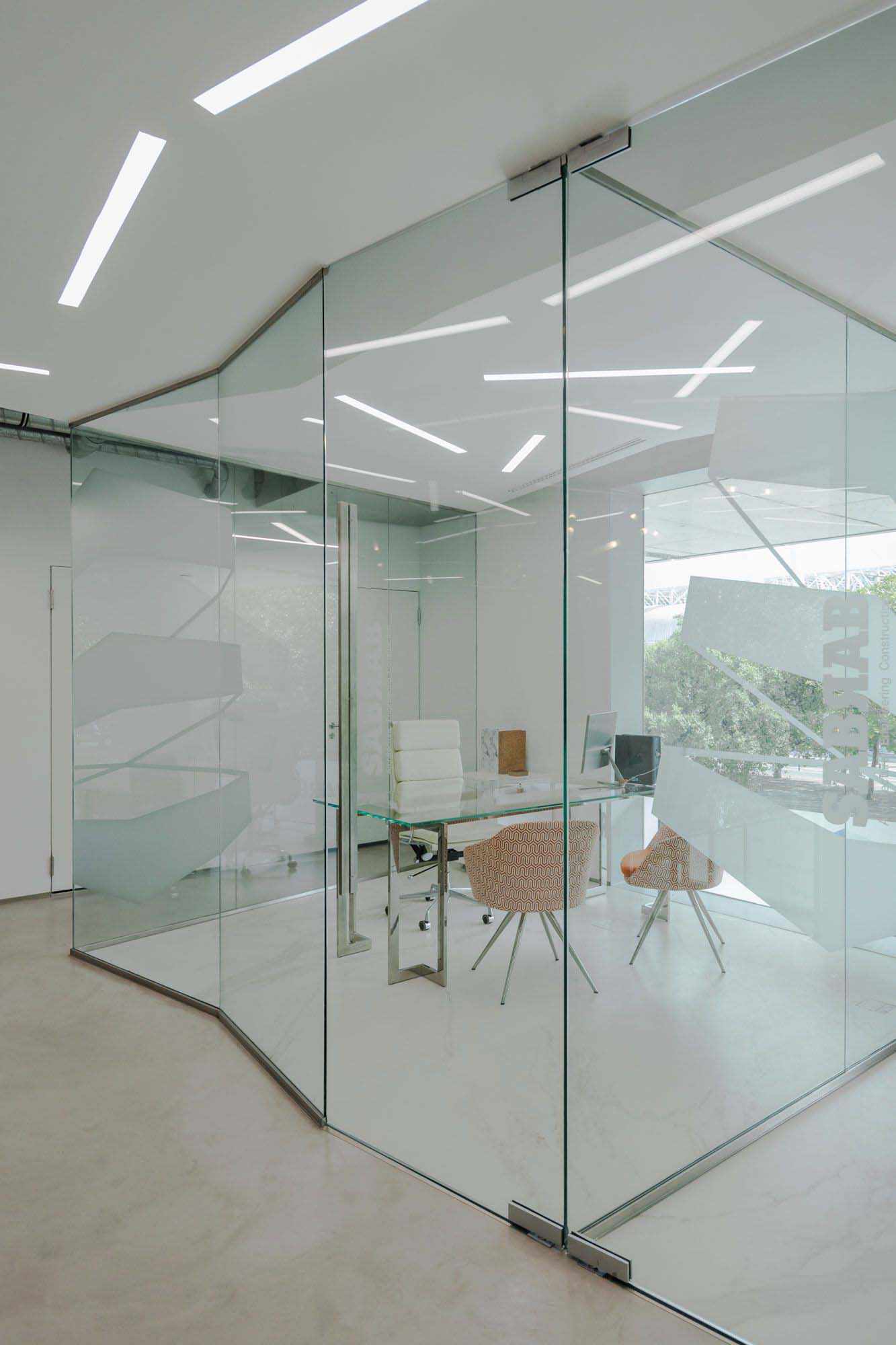 Office Glass Partition Solutions for Modern Workspaces by Srivenuglass