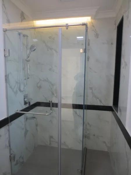 Glass Wall Bathroom – Modern Elegance by Sri Venu Glass