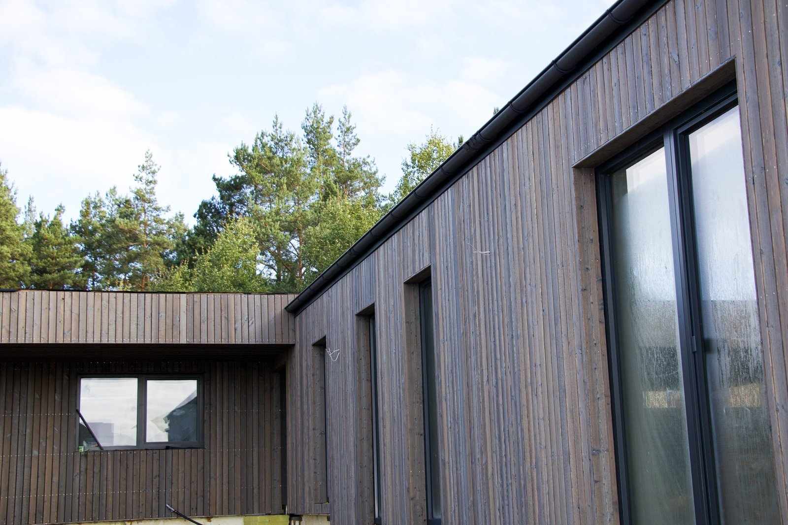 Why Shou Sugi Ban Decking Is a Smart Choice for Outdoor Spaces