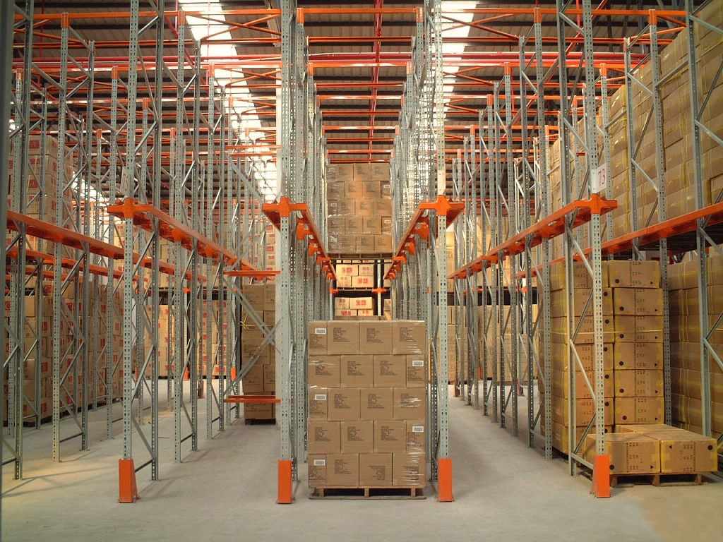Improving Warehouse Workflow with Drive-In Pallet Racking