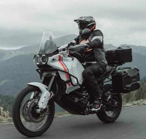 Secure Tank Bags For Travel | Motorradsg.com