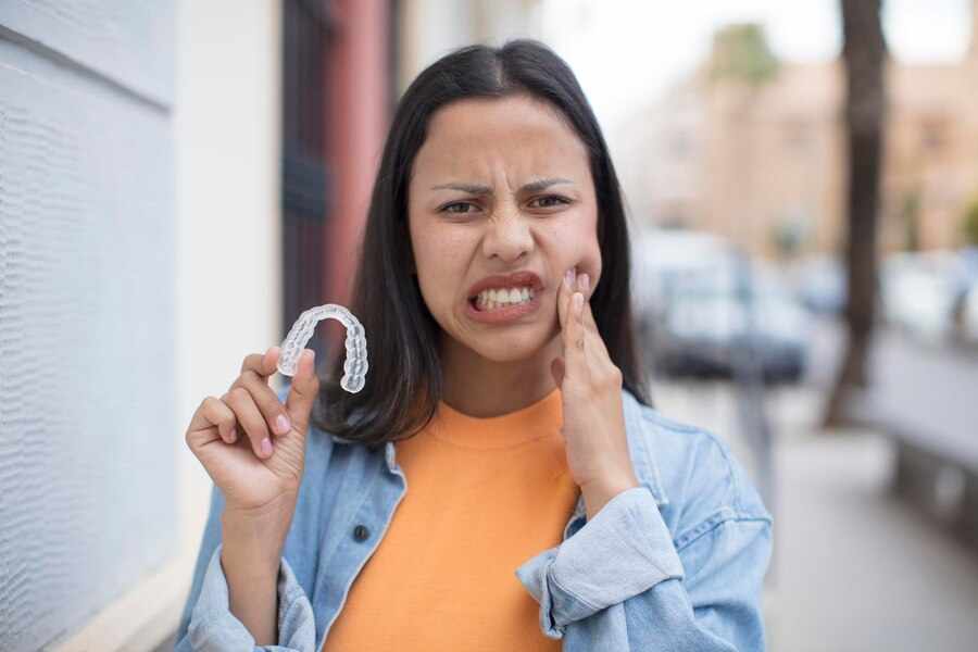 How To Make A Cracked Tooth Stop Hurting?