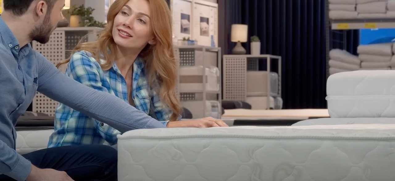 Why Should You Choose A Queen Size Mattress For Your Bedroom?