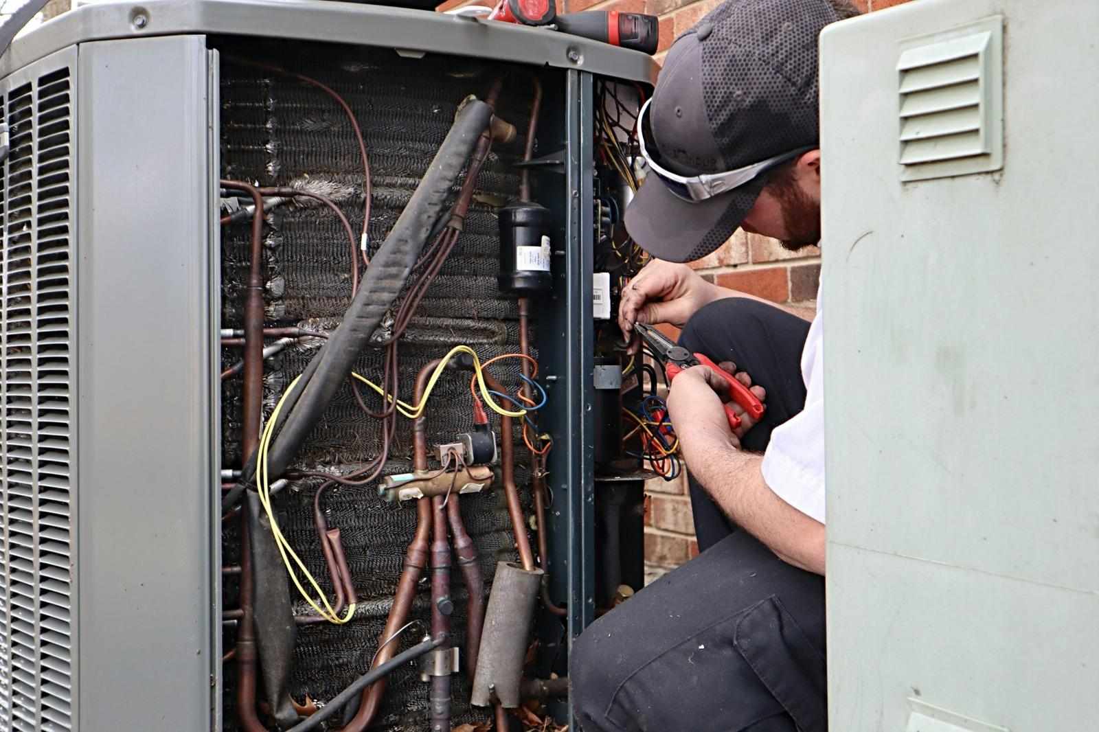The Complete Homeowner's Guide to Air Conditioner Repair in Chicago