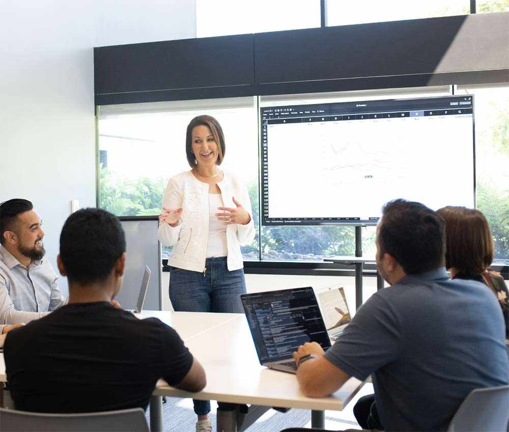 What Is Franchising? A Simple Guide for New Investors