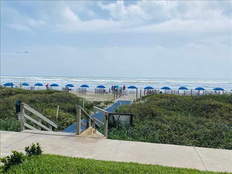 How Modern Travelers Redefine the Perfect Coastal Getaway