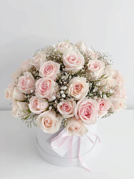 Eternal Elegance: Classic Wedding Flowers for Modern Romantics