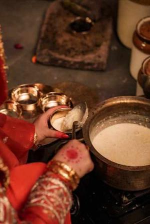 10 " Mujhe kheer khani hai par tumhari chut ke Pani ke sath , na toh nhi kahogi na baccha apne pati ko shadi ke pehle din hi "