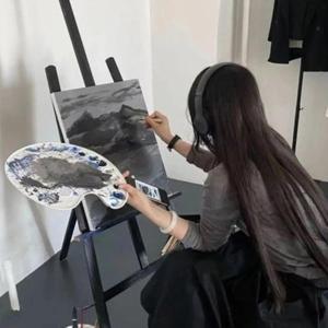 𝐈𝐒𝐇𝐀🦋✨ logo