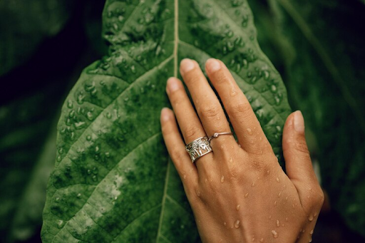 Moissanite Rings Canada: A Sparkling Alternative to Diamonds