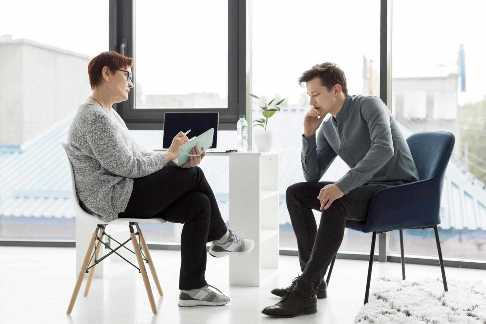 Why Should You Visit a Psychologist at a Psychological Counseling Center?