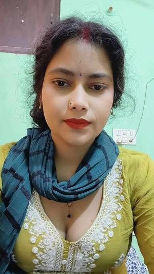 Story 65 : Waiting Room Mein Threesom 🔥