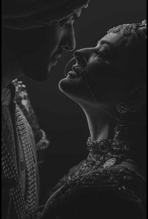 Flickering Diyas and Diamond Chains