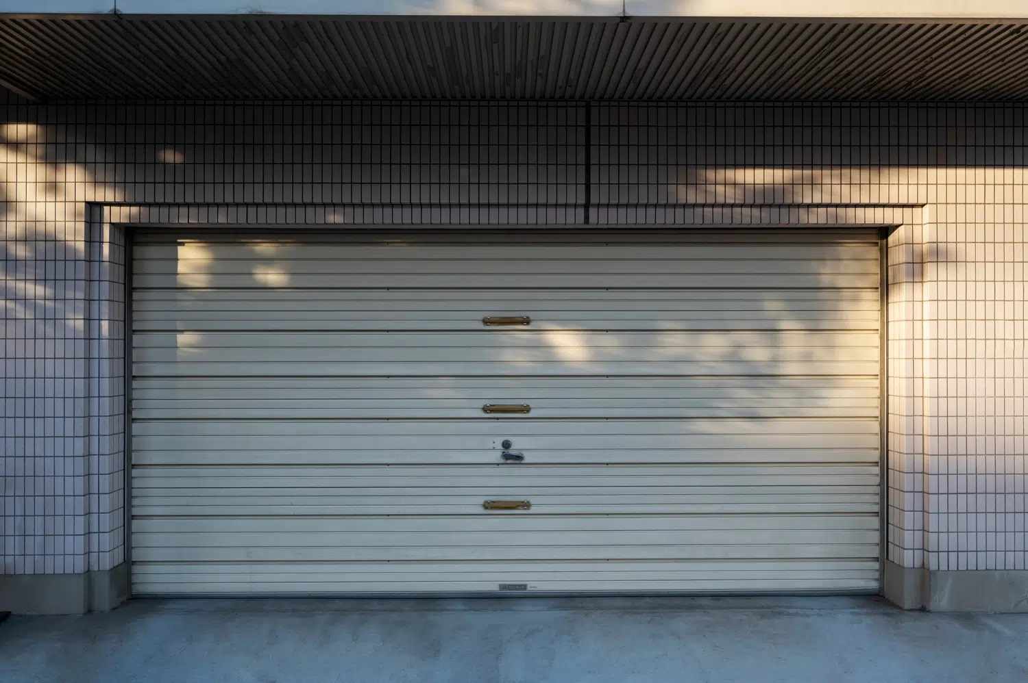 Step-by-Step Guide to Preparing Your Home for a New Garage Door Installation