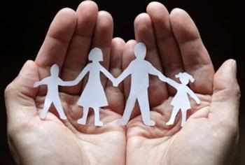 La familia en formación construyendo fundamentos sólidos para el futuro.