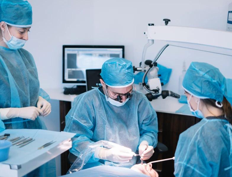 The Benefits of Regular Visits to a Dental Clinic in Toronto