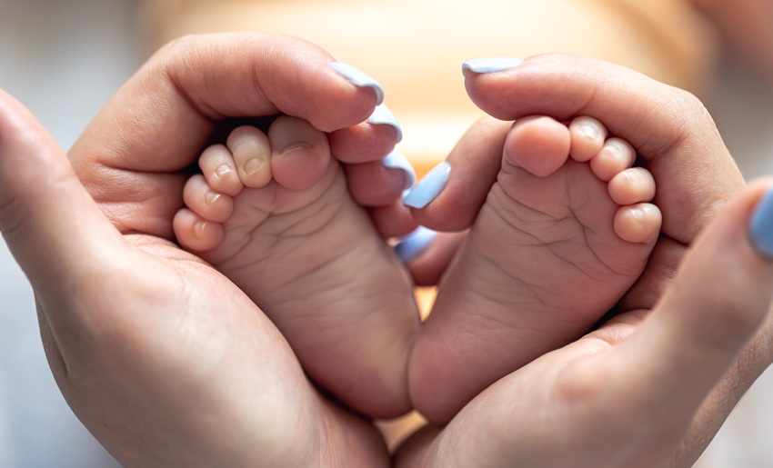 Can Single Women or Men Opt for Altruistic Surrogacy in India?