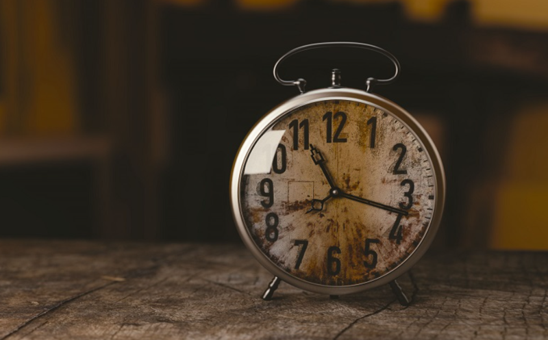 🕯️ "The Clock That Never Ticked Again" 🕯️