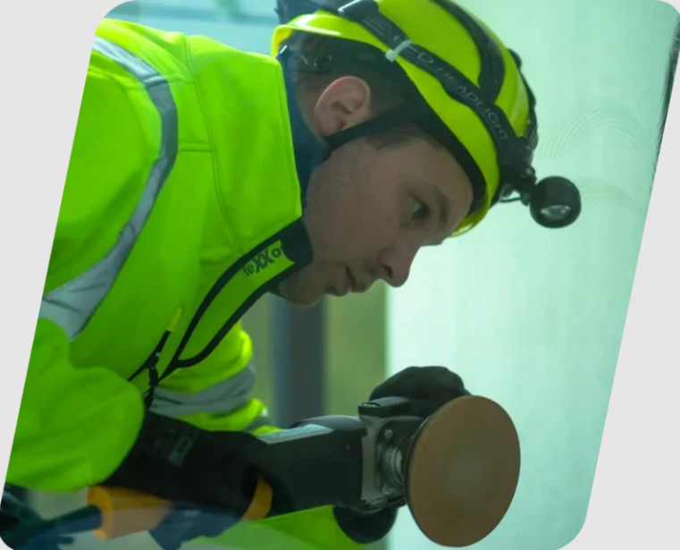 Wie man den richtigen Glaskratzer-Reparaturservice auswählt