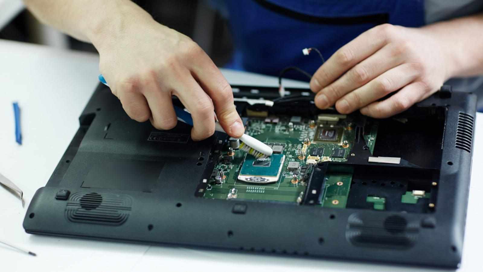 How Professional Laptop Repair Extends the Life of Your Device