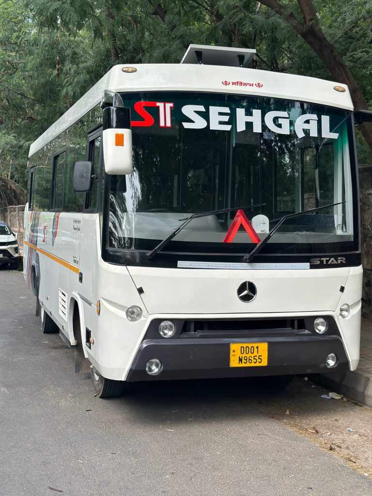 Best Hill Stations to Visit from Delhi in August by Mini Bus