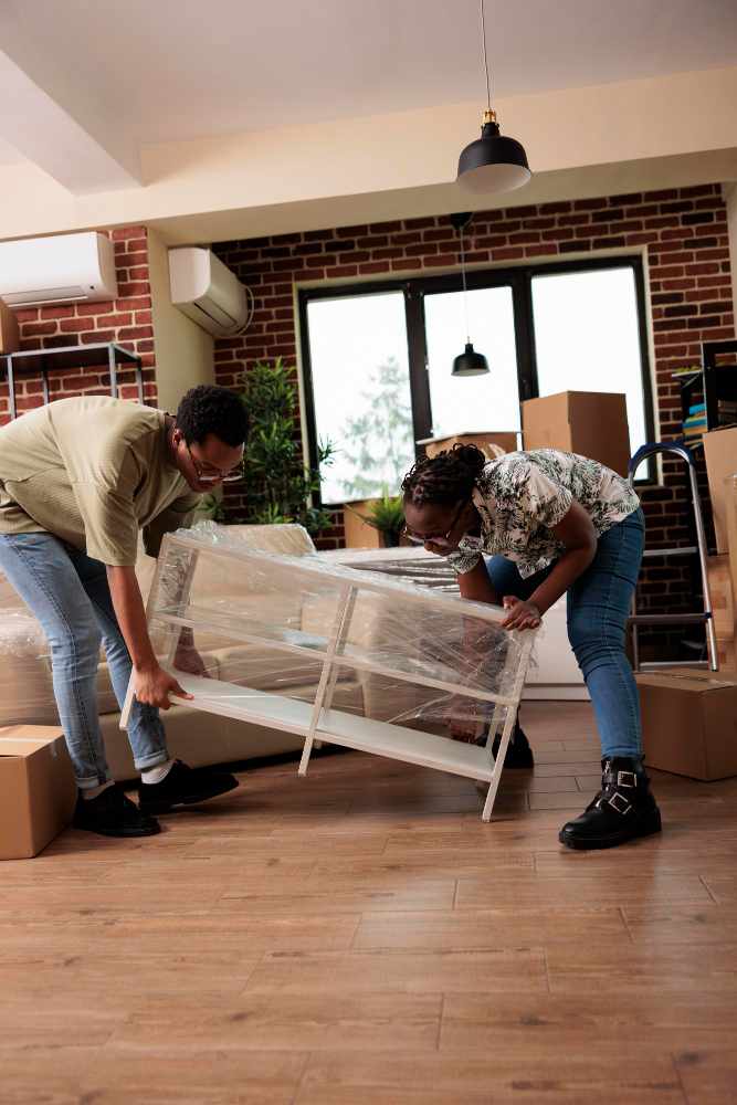 2 Men and a Van vs Full-Service Movers in Canberra: Which is Better?