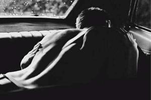 मैं अभी तुम्हारी ड्रेस चेंज करूंगा