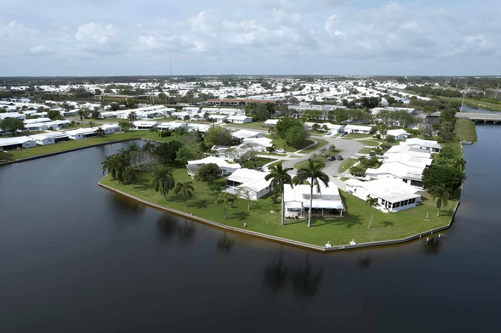 Canyon Isles Boynton Beach Family Living & Canyon Lakes Lifestyle