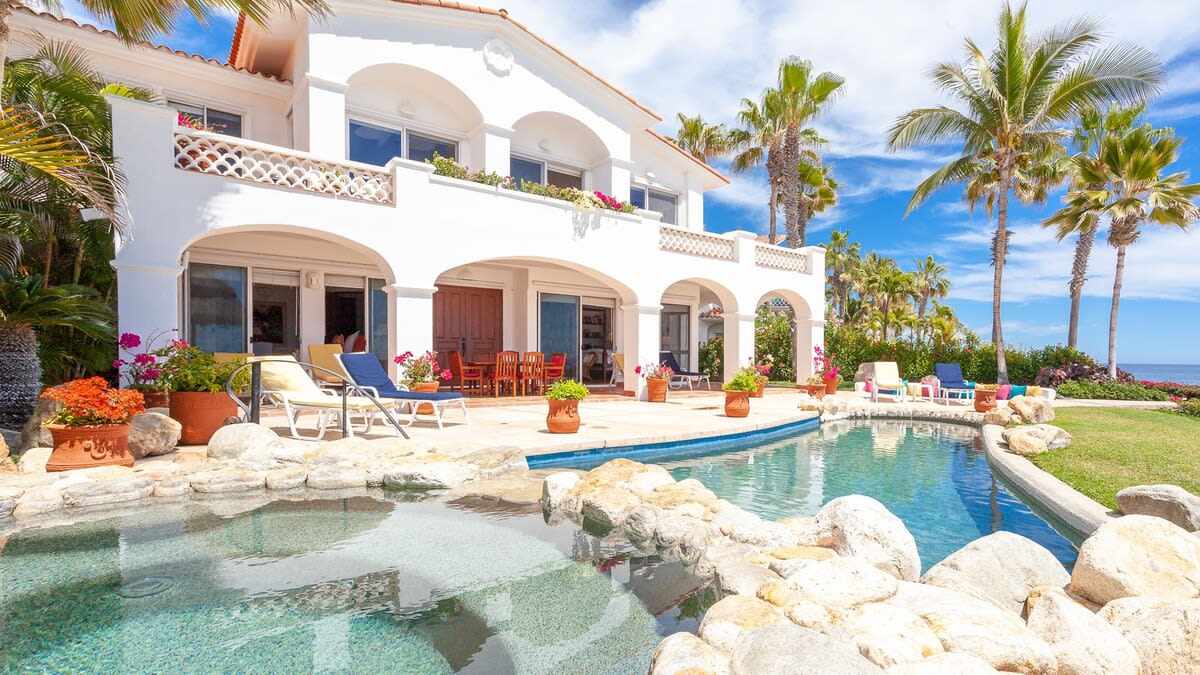 Costa Rica Luxury Villas: Experience Tropical Paradise Like Never Before