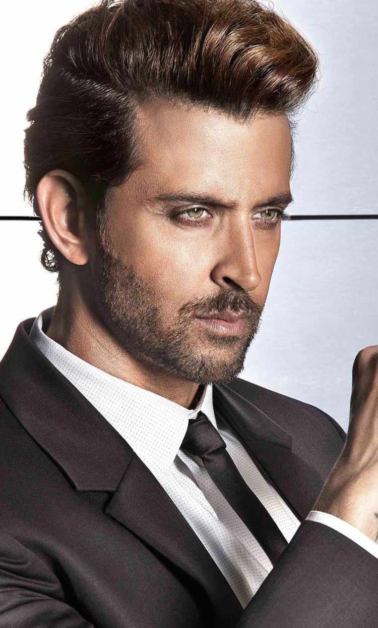 Shraddha Kapoor as Kiara Malhotra-Reynolds